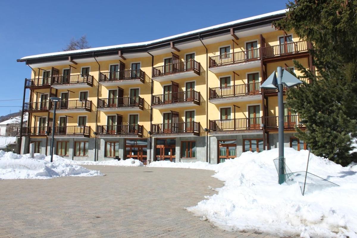 Hotel Casalpina Don Barra Pragelato Exteriör bild